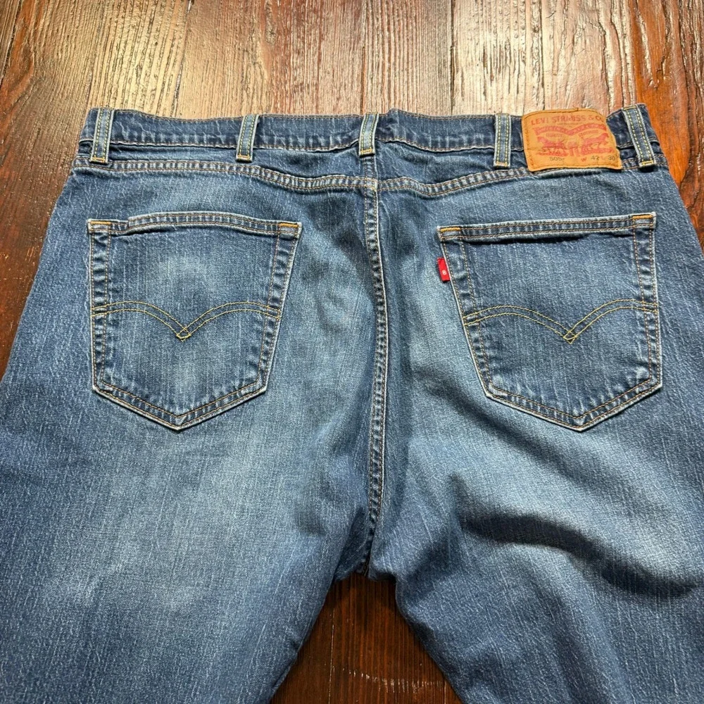 Levis 505 Jeans Mens 42x30 Blue Straight Leg Regular Fit Denim Faded Whiskers